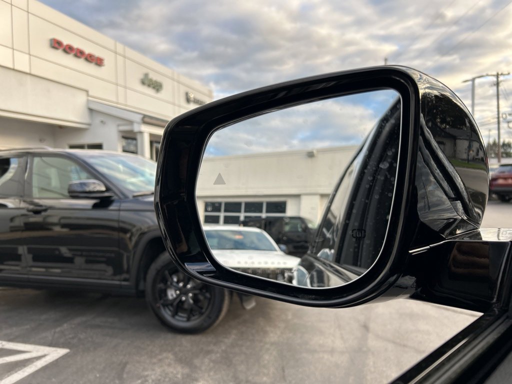 New 2025 Jeep Grand Cherokee image 19