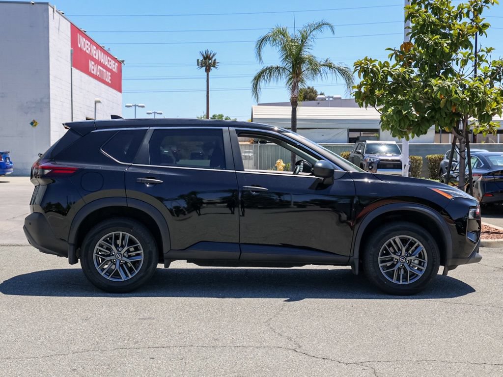 Used 2023 Nissan Rogue S FWD image 3