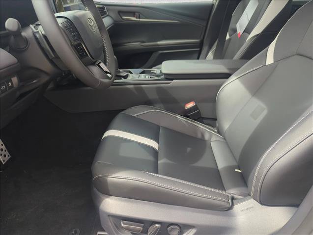 Certified 2026 Toyota Camry SE FWD image 17