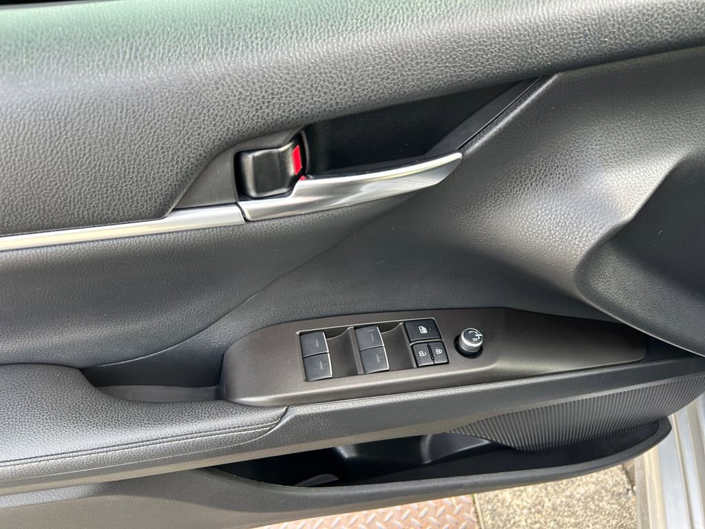 Used 2022 Toyota Camry XSE w/ Navigation Package image 23