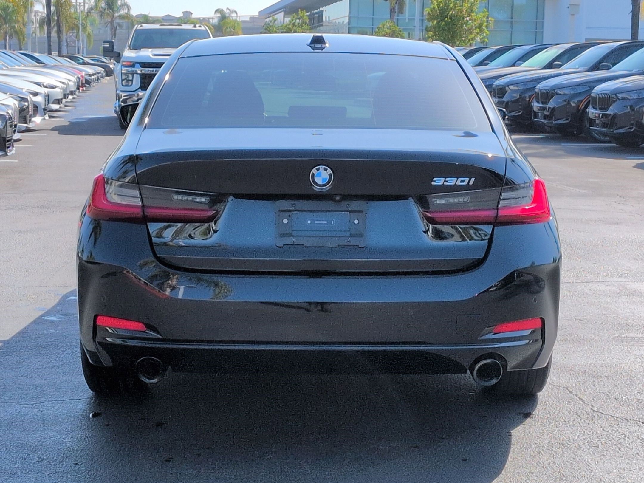 Certified 2023 BMW 330i Sedan w/ Convenience Package RWD image 9