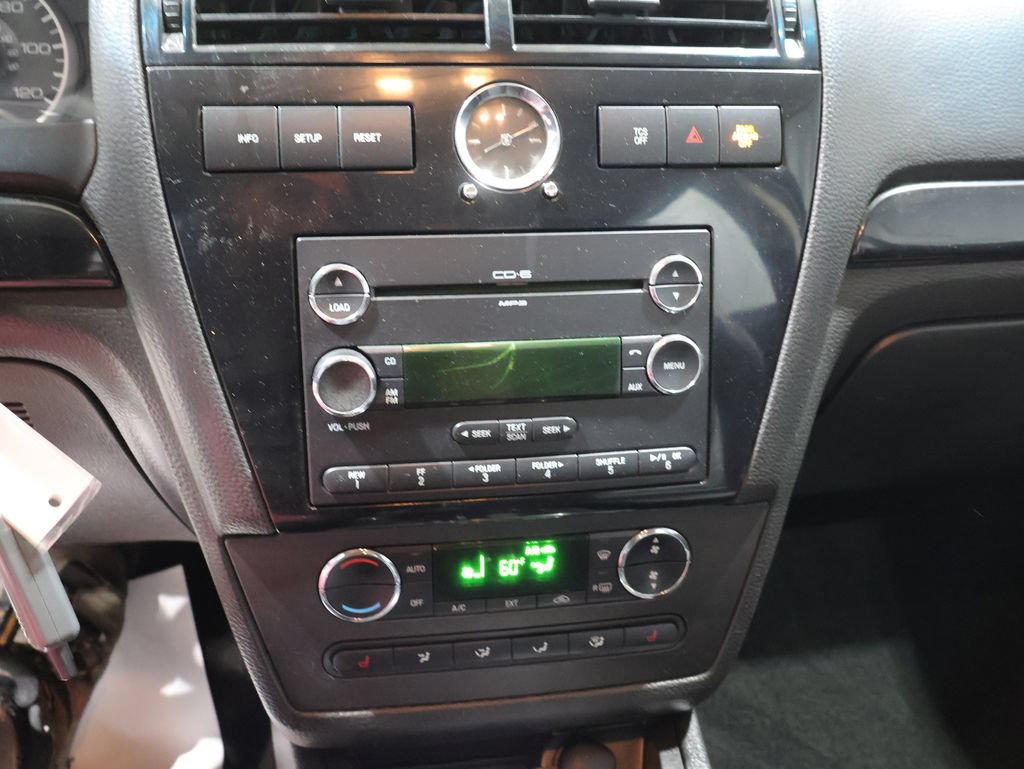 Used 2009 Ford Fusion SEL FWD image 3