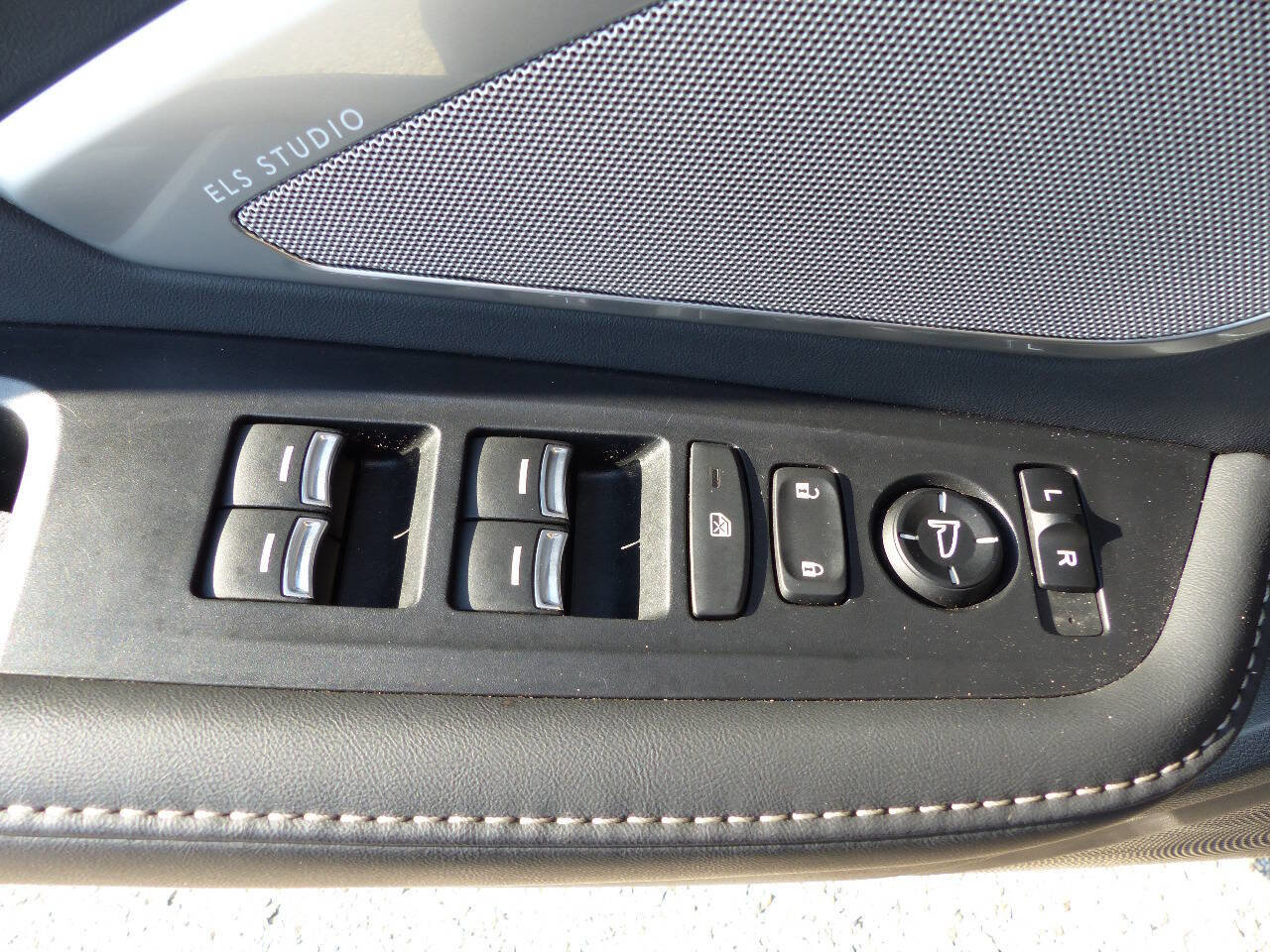 Used 2024 Acura RDX SH-AWD w/ Technology Package image 21