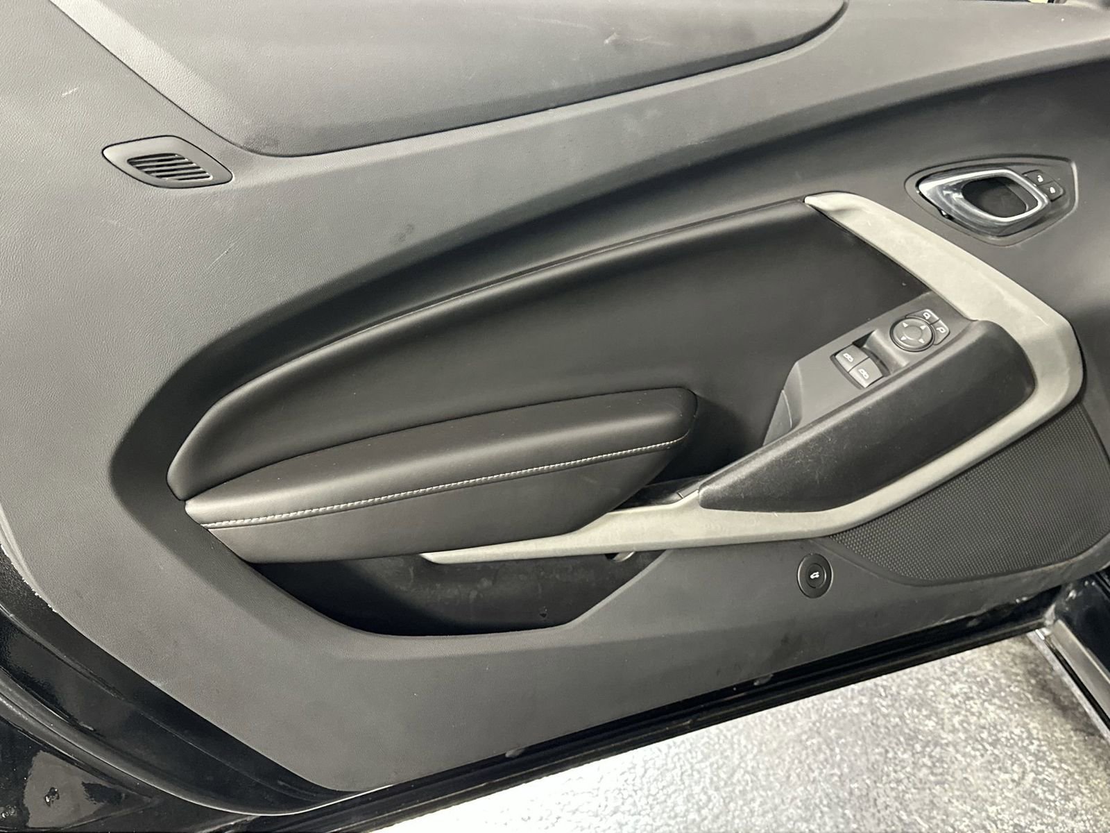 Used 2017 Chevrolet Camaro LT image 31