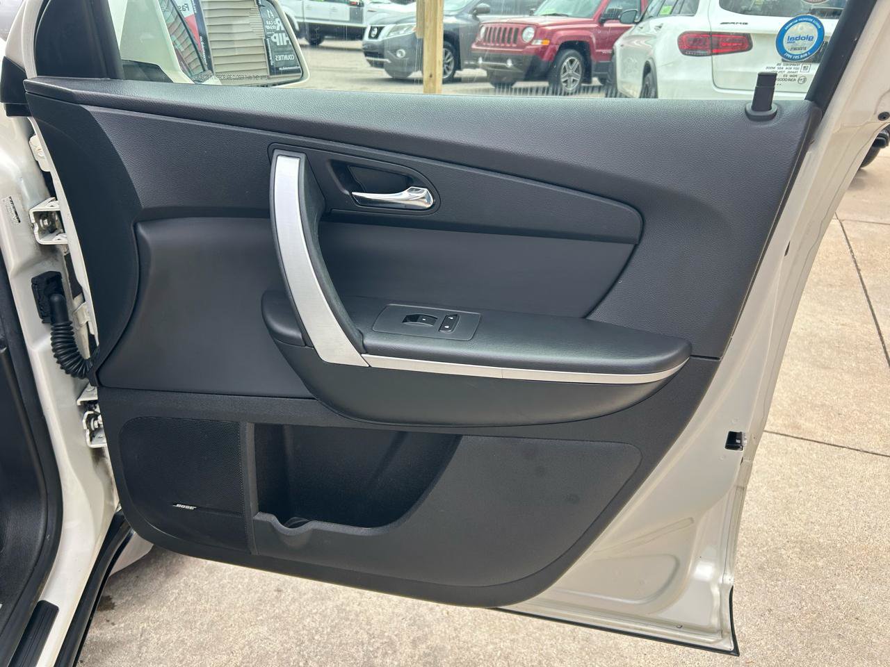 Used 2012 GMC Acadia SLT AWD/4WD image 17