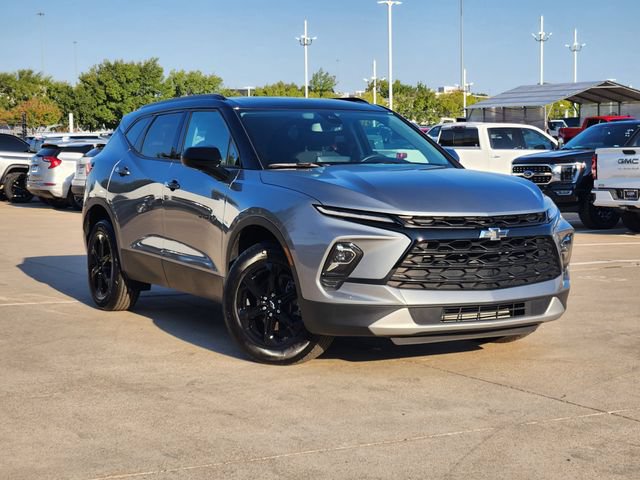Used 2024 Chevrolet Blazer LT w/ Convenience Package FWD image 2