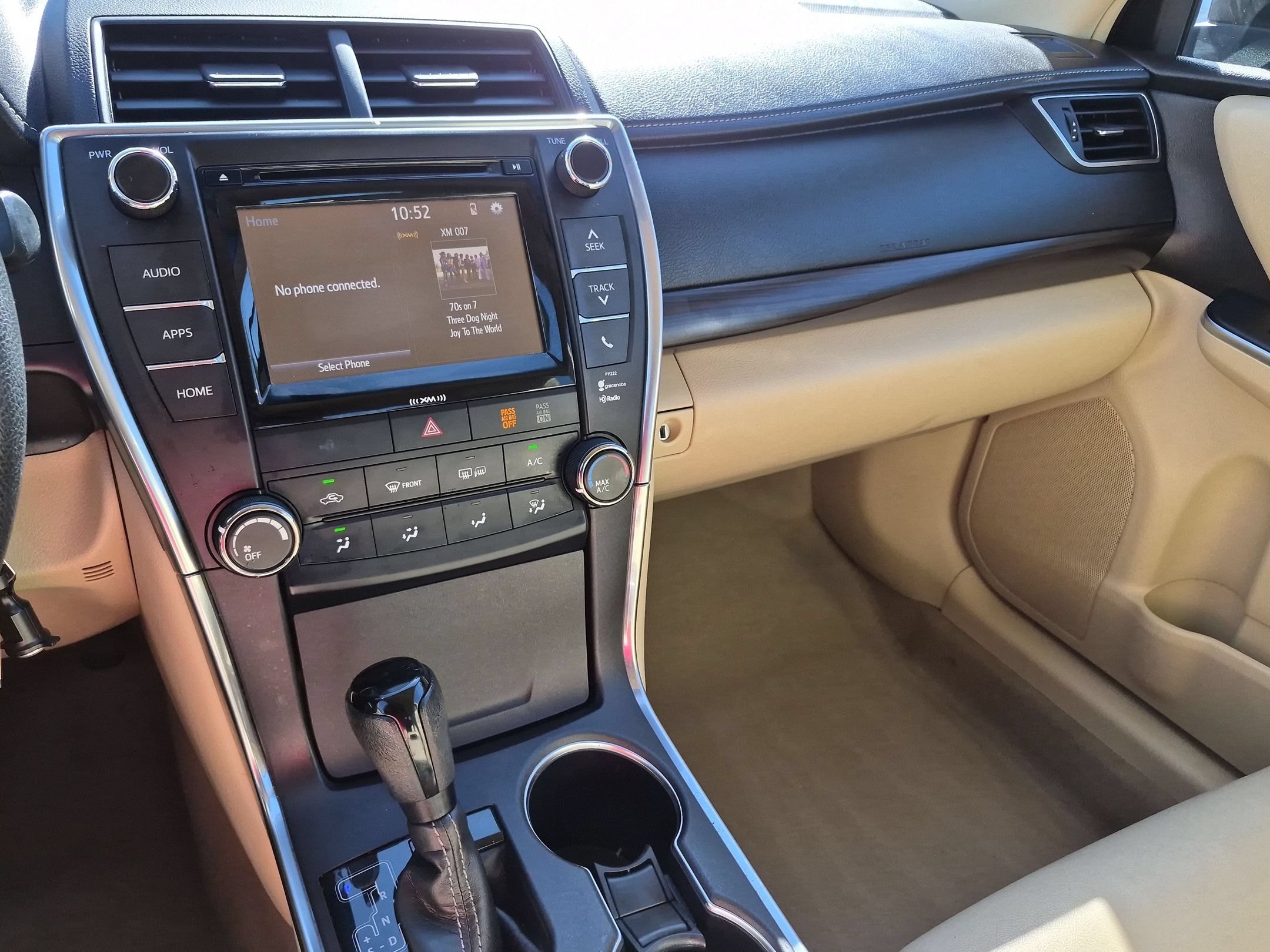 Used 2016 Toyota Camry LE FWD image 22