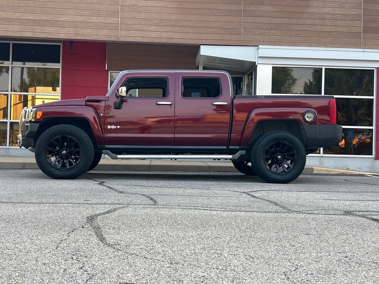 Used 2009 HUMMER H3T Alpha AWD/4WD image 2