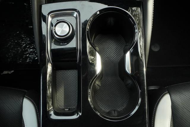 Used 2025 Buick Envision Sport Touring image 23