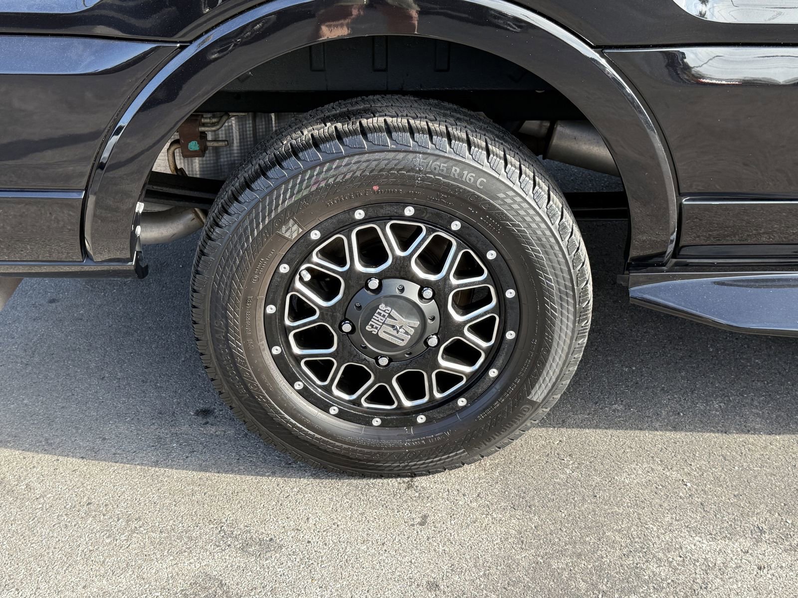 Used 2022 Ford Transit 250 Medium Roof w/ Upfitter Package image 29