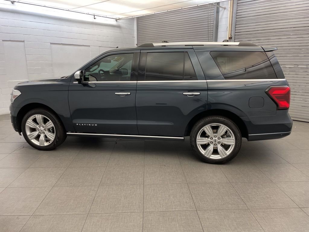 Used 2024 Ford Expedition Platinum image 9