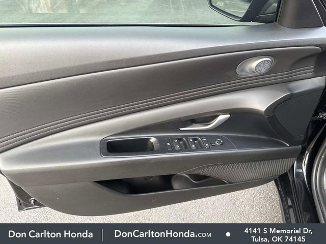 Used 2023 Hyundai Elantra SEL w/ Convenience Package image 8