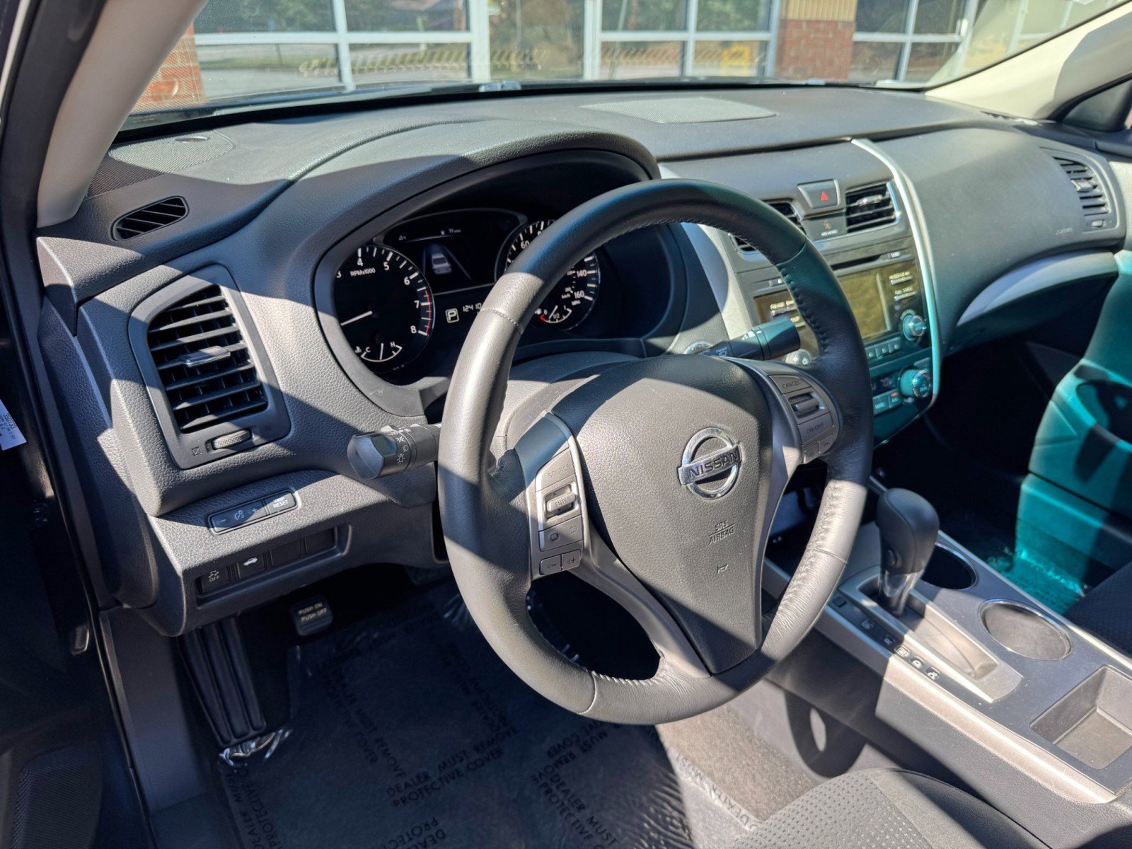 Used 2015 Nissan Altima 2.5 SV w/ Convenience Package FWD image 13