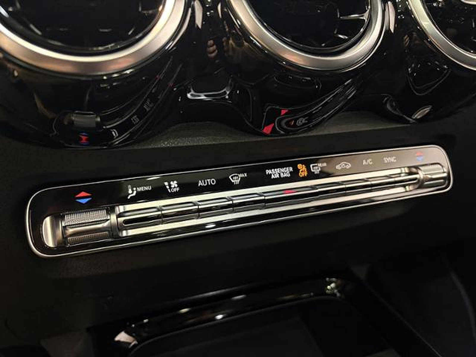 New 2026 Mercedes-Benz GLB 250 image 18