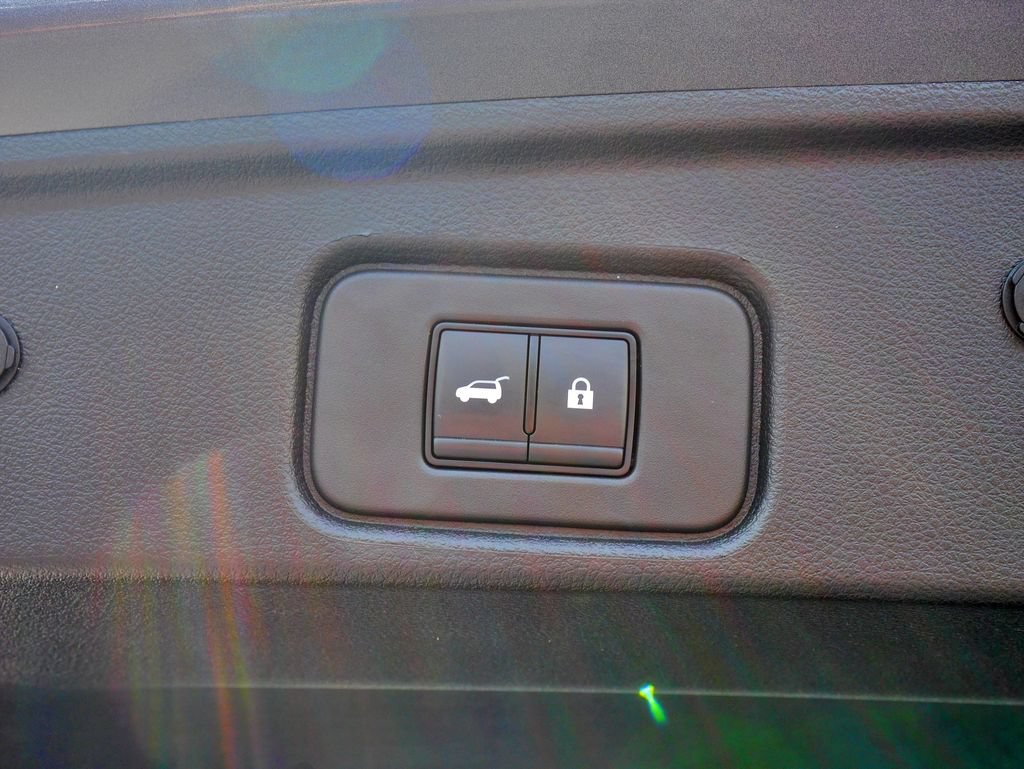 Used 2023 Nissan Pathfinder Platinum AWD/4WD image 17