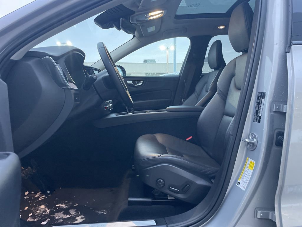 Certified 2023 Volvo XC60 B5 Plus w/ Climate Package image 20