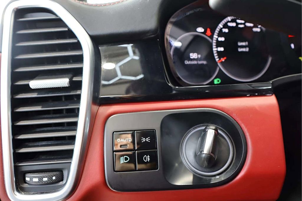 Used 2019 Porsche Cayenne Base image 12