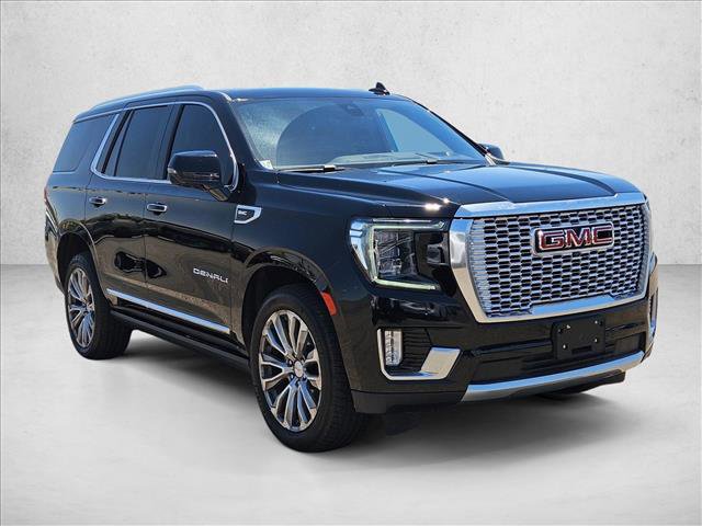 Used 2021 GMC Yukon Denali w/ Denali Premium Package AWD/4WD image 3