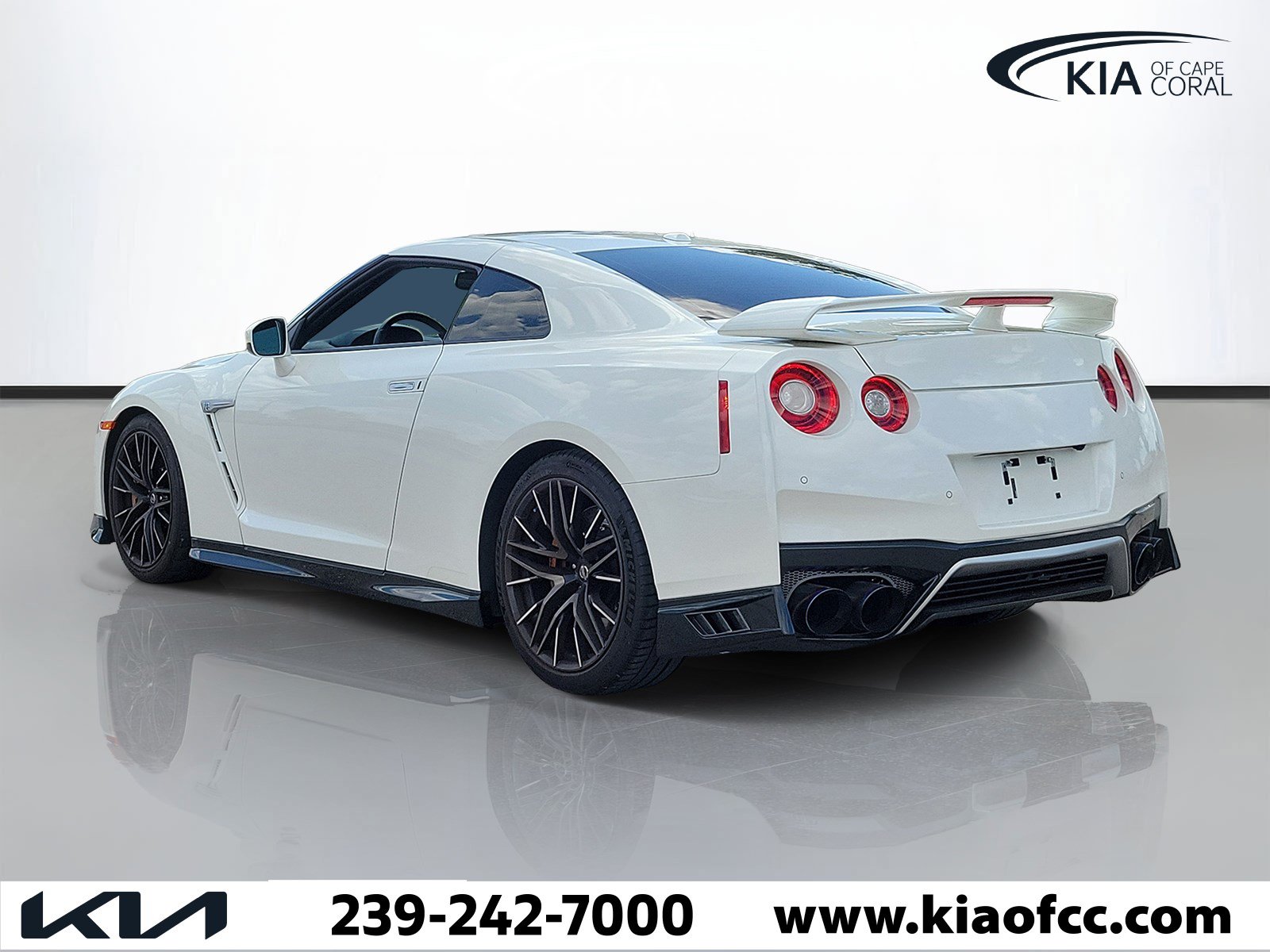 Used 2020 Nissan GT-R Premium AWD/4WD image 4