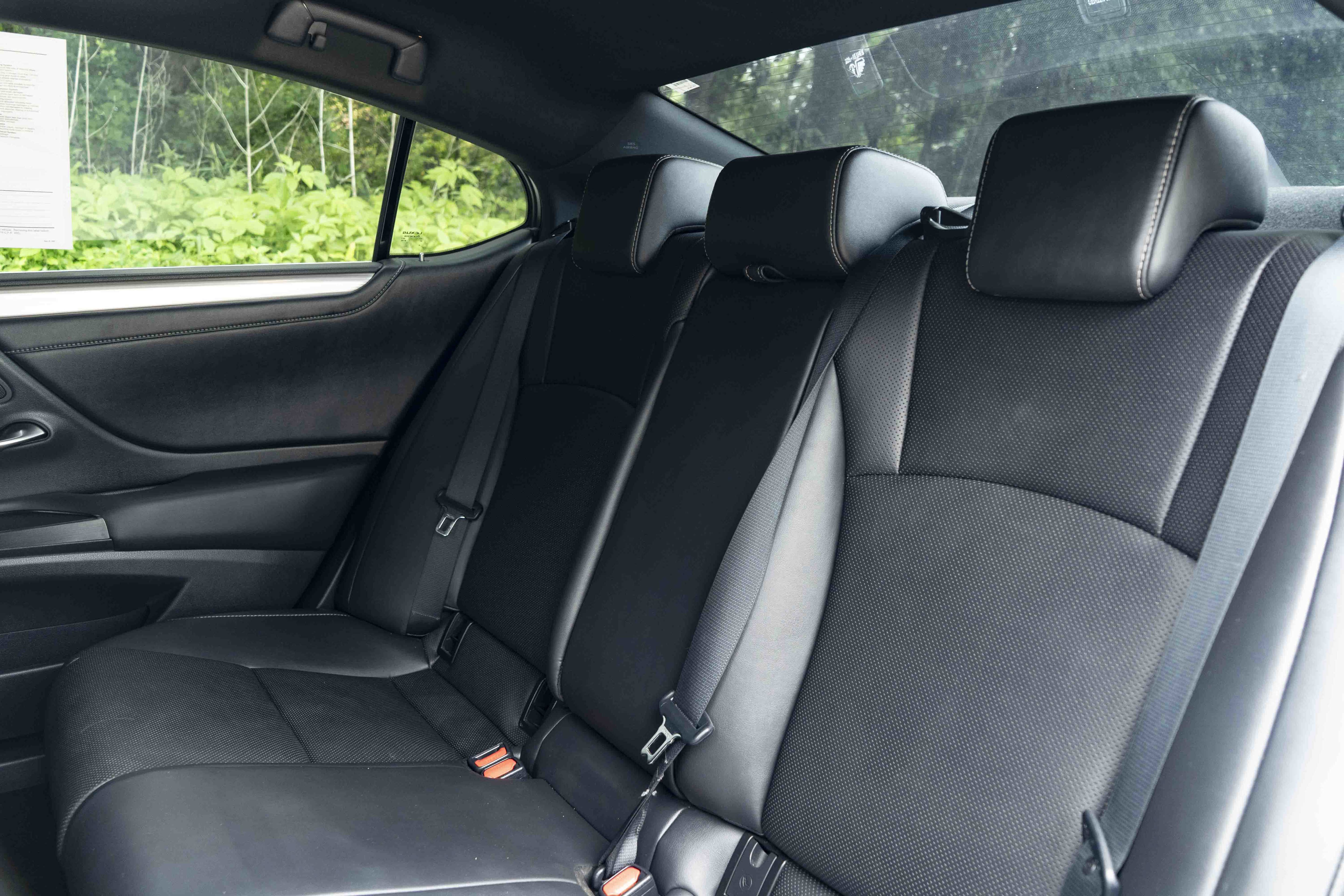 Used 2021 Lexus ES 350 F Sport w/ Accessory Package FWD image 17
