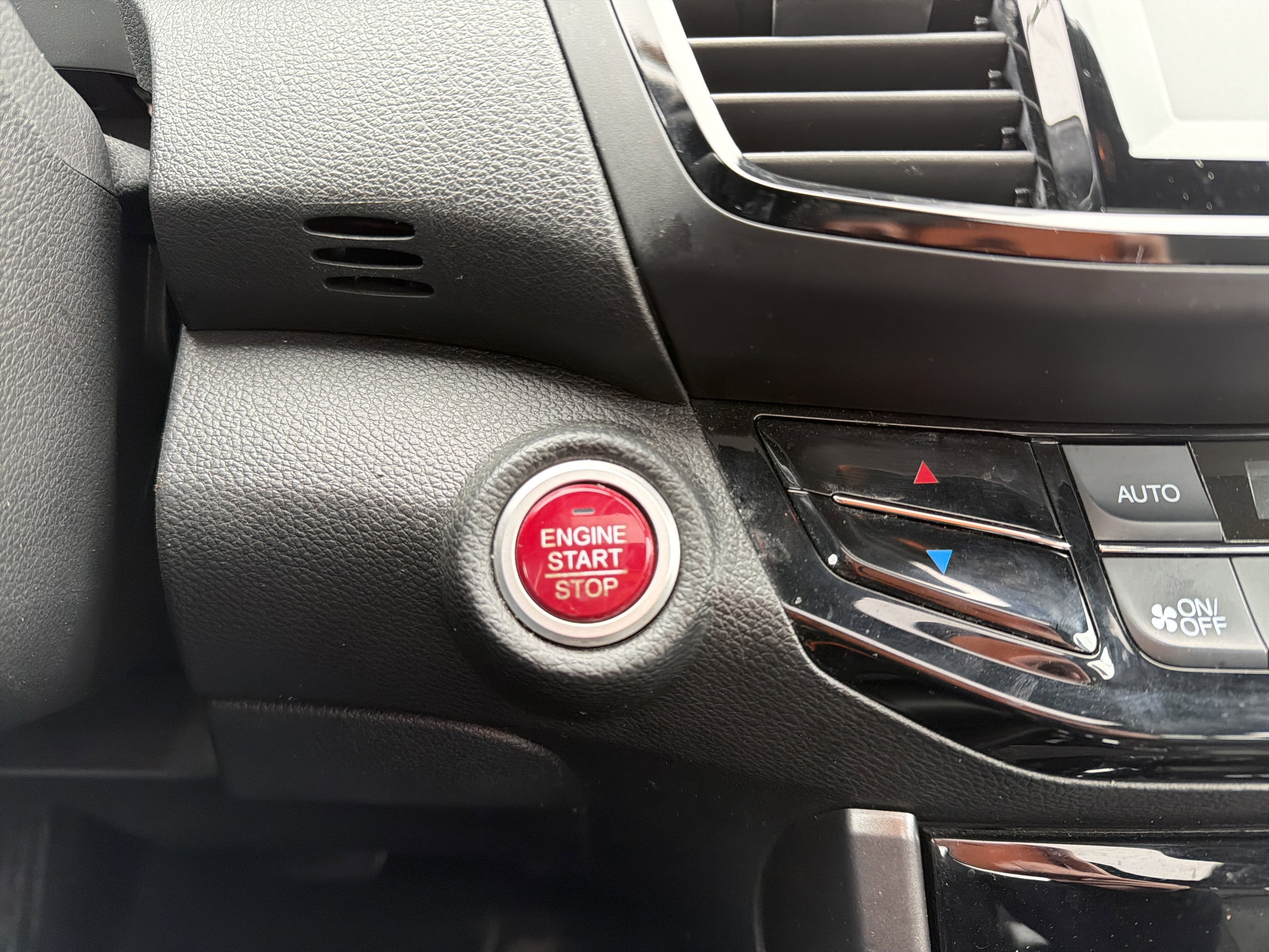 Used 2017 Honda Accord EX-L image 14