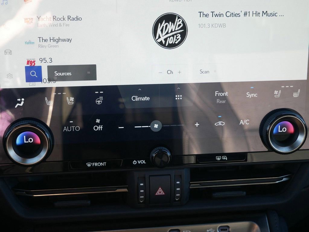 Used 2024 Lexus GX 550 w/ Cold Area Package AWD/4WD image 22