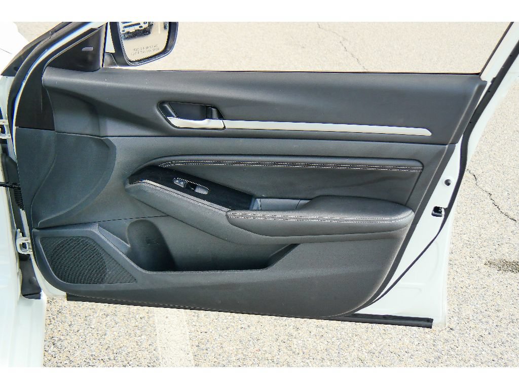 Used 2023 Nissan Altima 2.5 SV w/ SV Premium Package AWD/4WD image 17