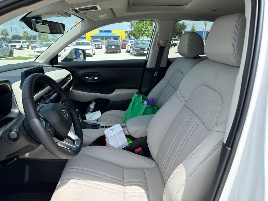 Used 2027 Honda HR-V EX-L image 9