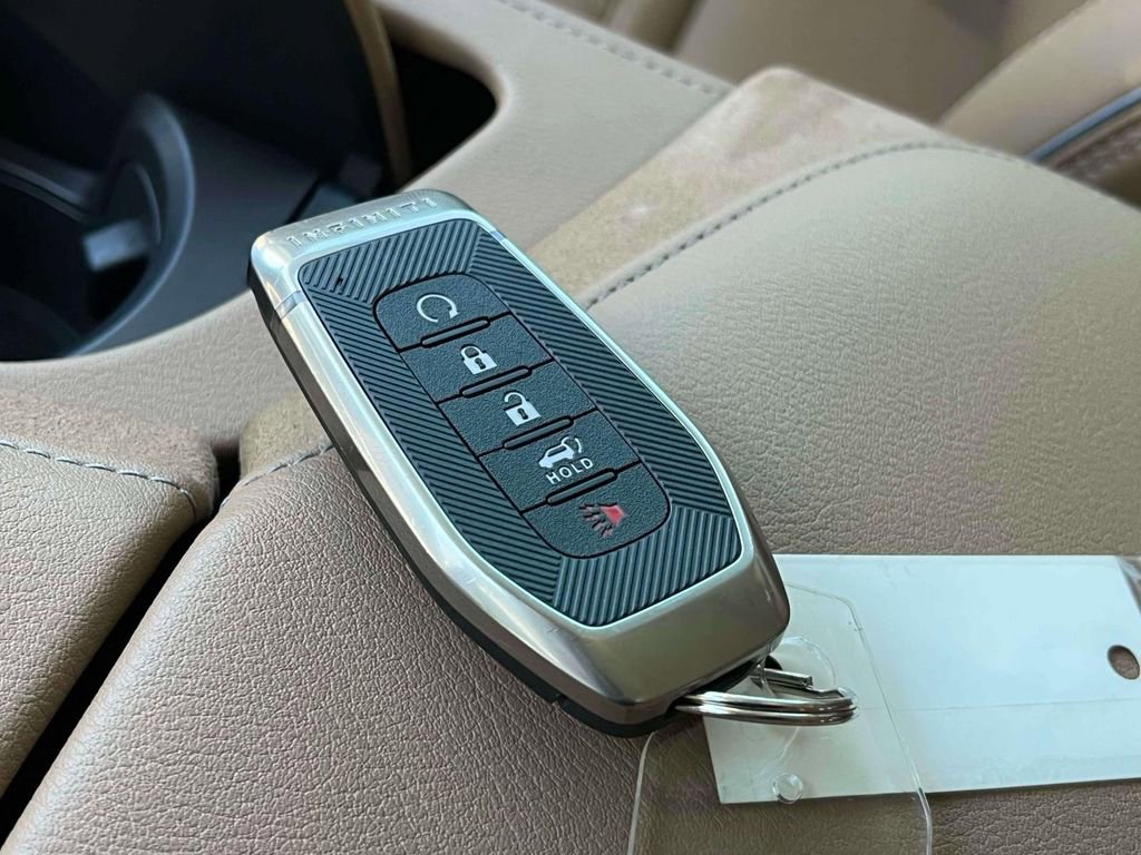 Used 2025 INFINITI QX80 Sensory AWD/4WD image 40