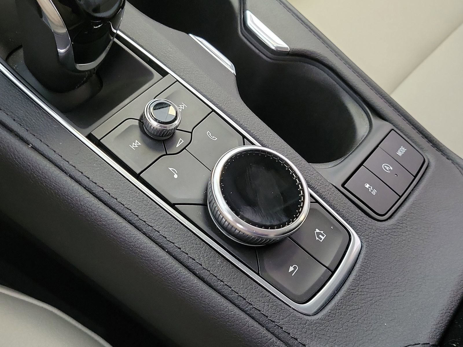 Used 2022 Cadillac XT4 Luxury w/ Driver Awareness Package FWD image 28