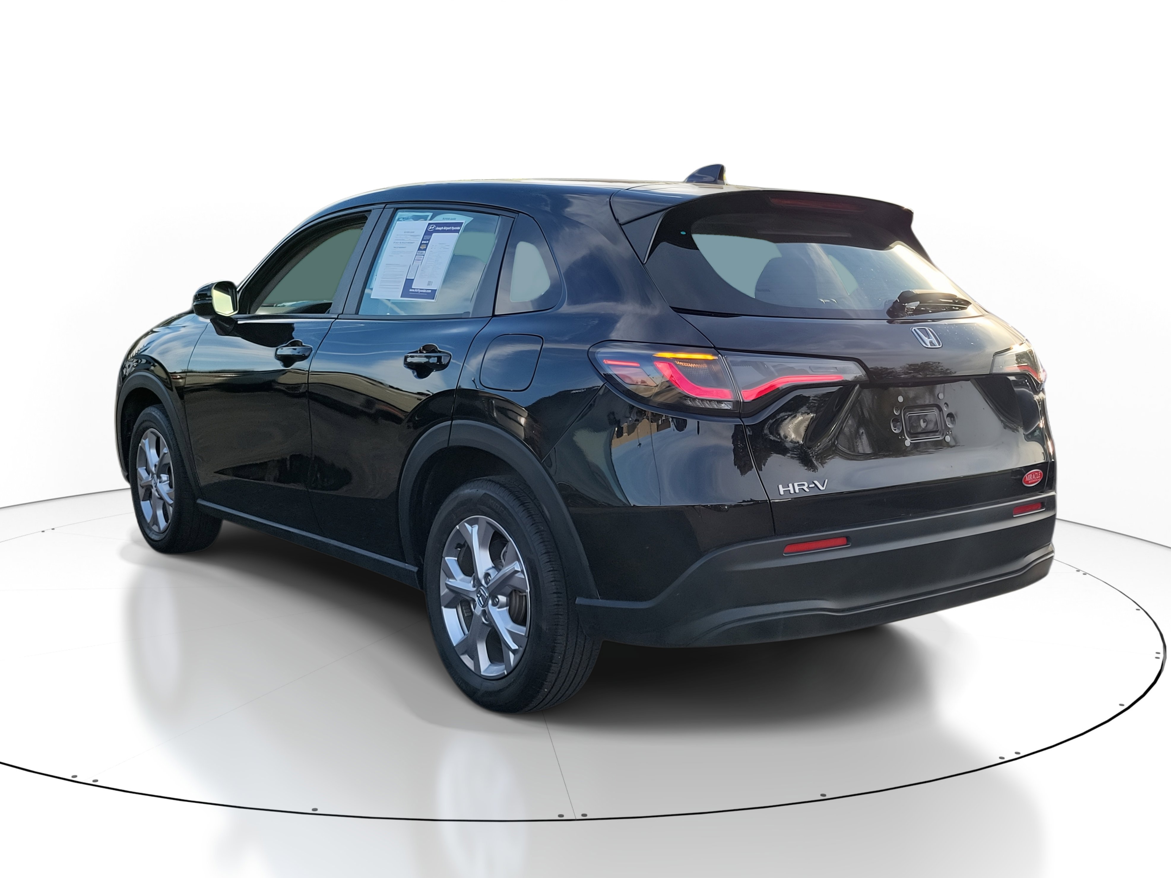 Used 2024 Honda HR-V LX image 3