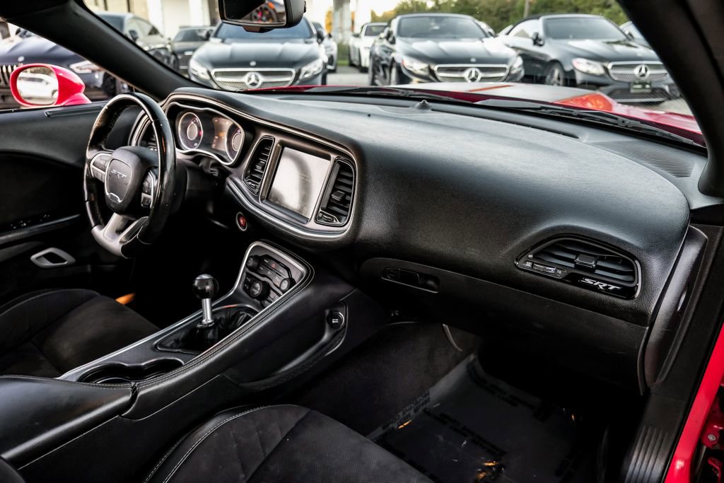 Used 2015 Dodge Challenger SRT w/ Technology Group image 10