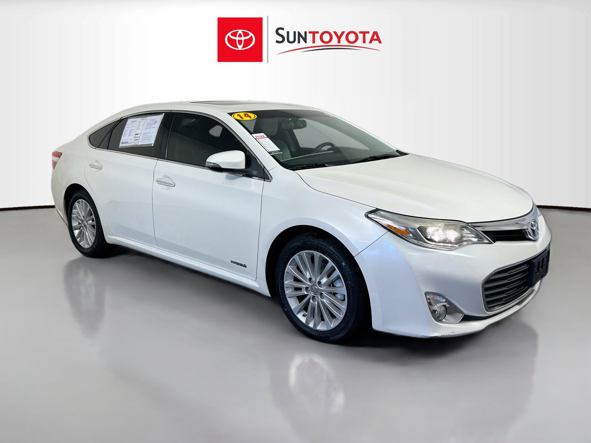 Used 2014 Toyota Avalon Limited image 1