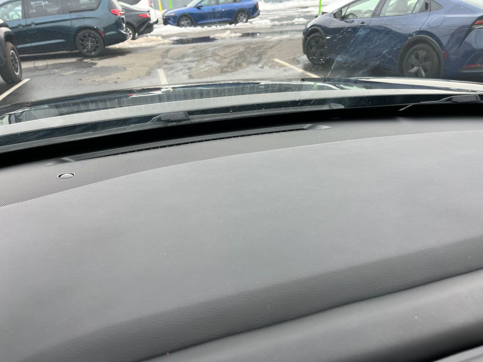 Used 2025 Nissan Pathfinder SV image 17