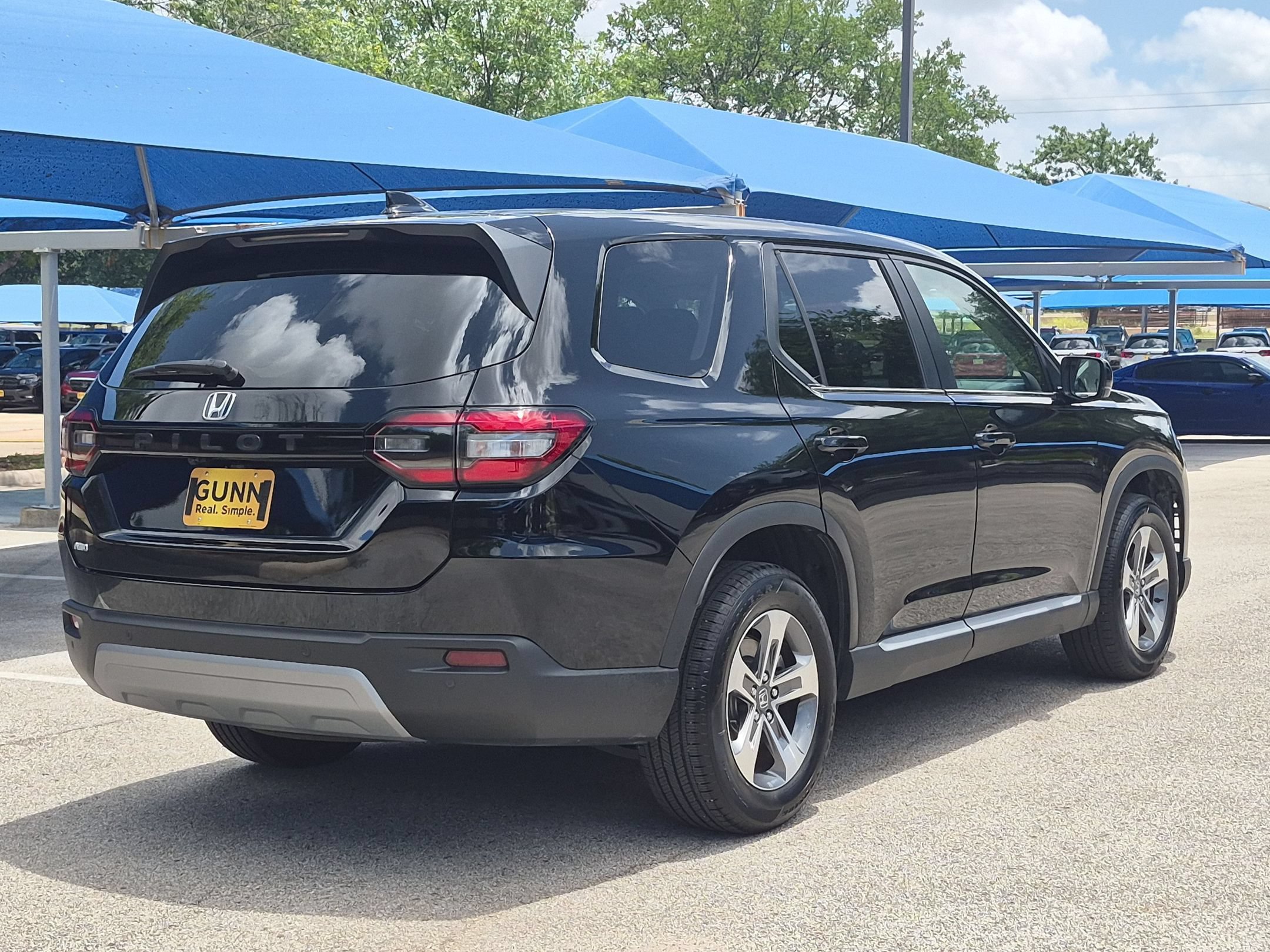 Used 2024 Honda Pilot EX-L image 3