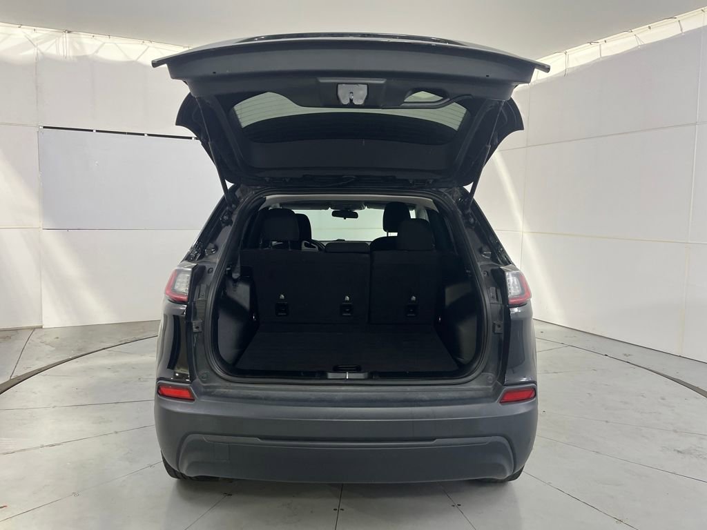 Used 2019 Jeep Cherokee Latitude w/ Popular Appearance Group image 13