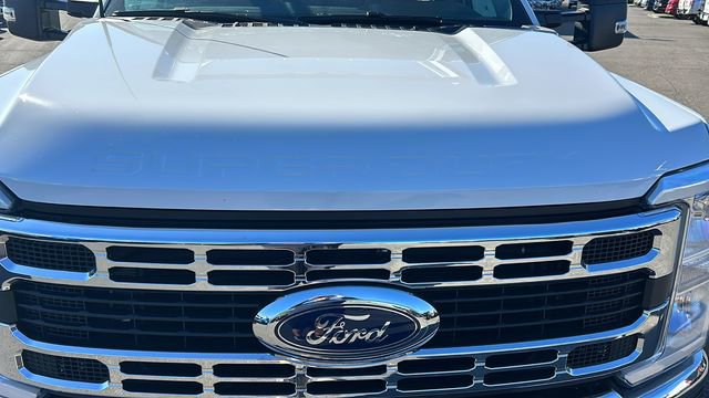 New 2025 Ford F550 4x4 Regular Cab Super Duty image 8