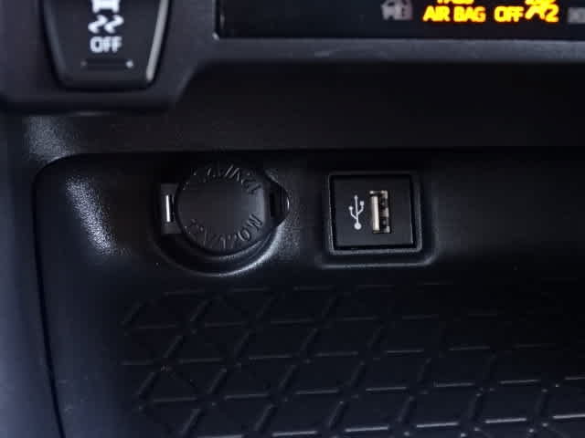 Certified 2025 Toyota RAV4 LE FWD image 31
