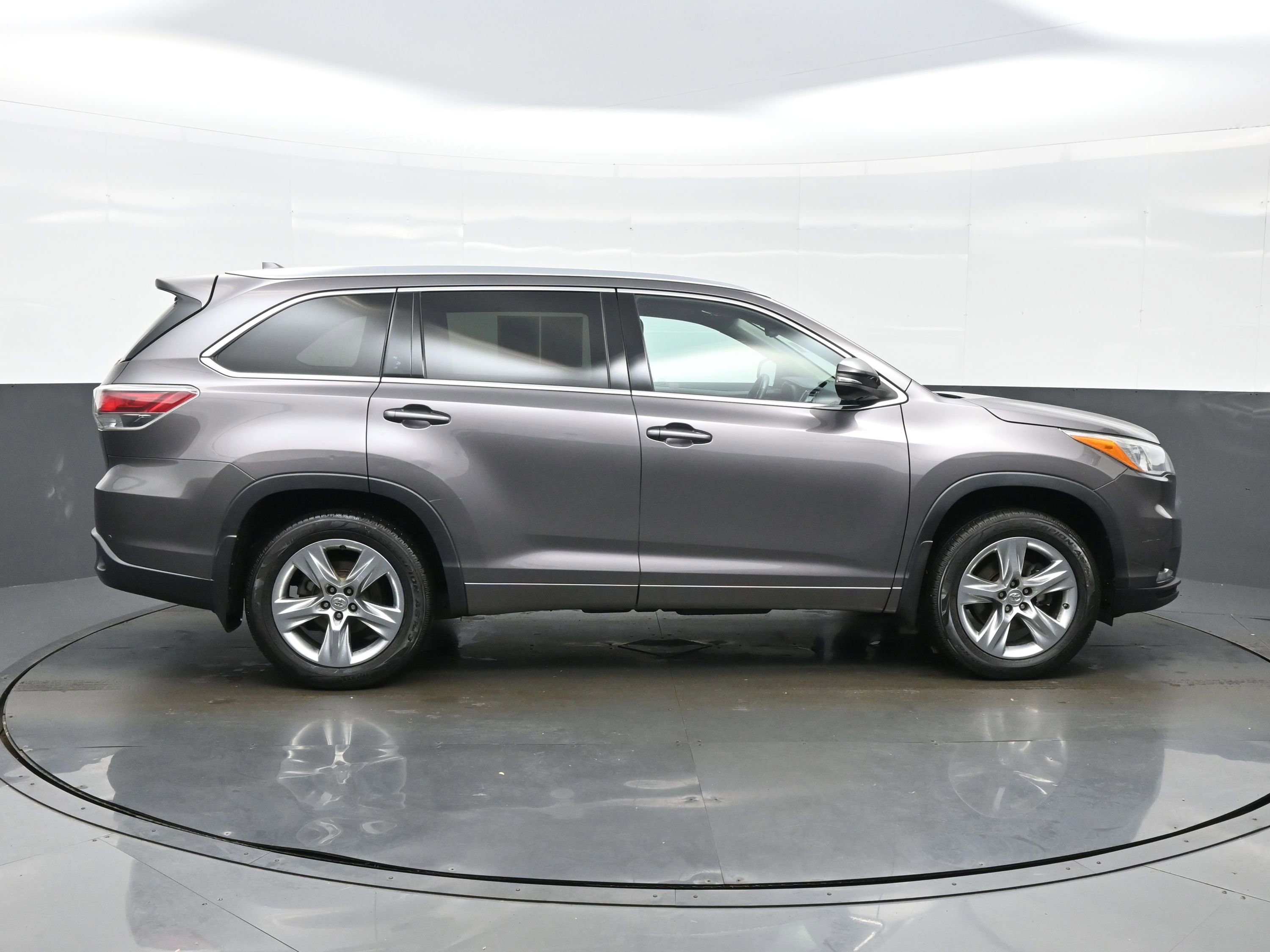Used 2015 Toyota Highlander Limited image 7