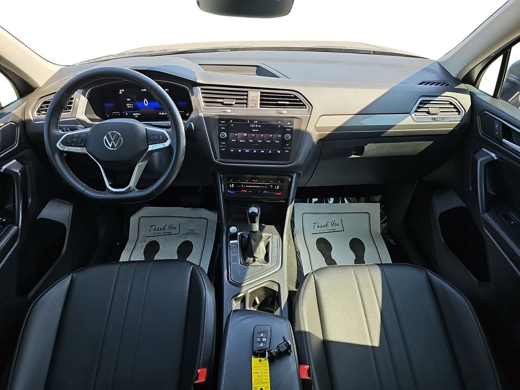 Used 2022 Volkswagen Tiguan SE image 12