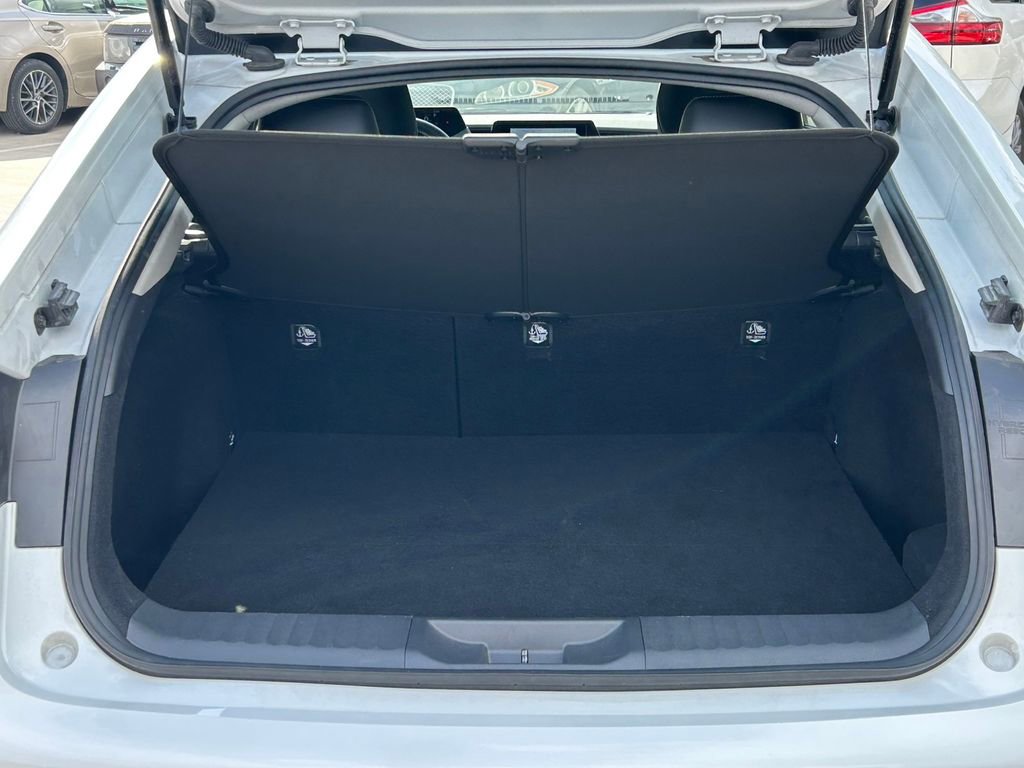 Used 2025 Toyota Prius XLE FWD image 14