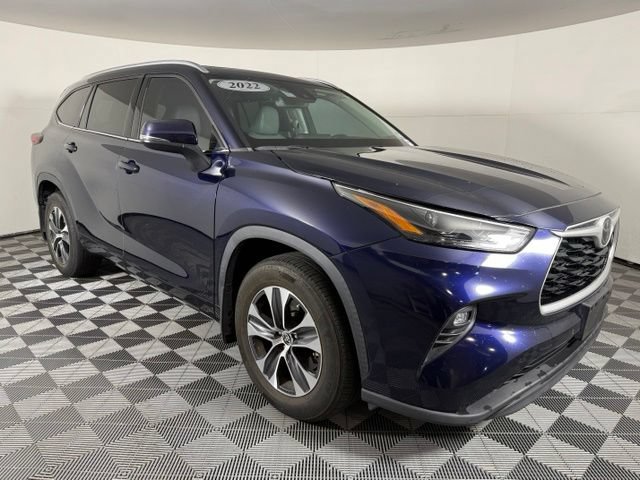 Used 2022 Toyota Highlander XLE FWD image 9