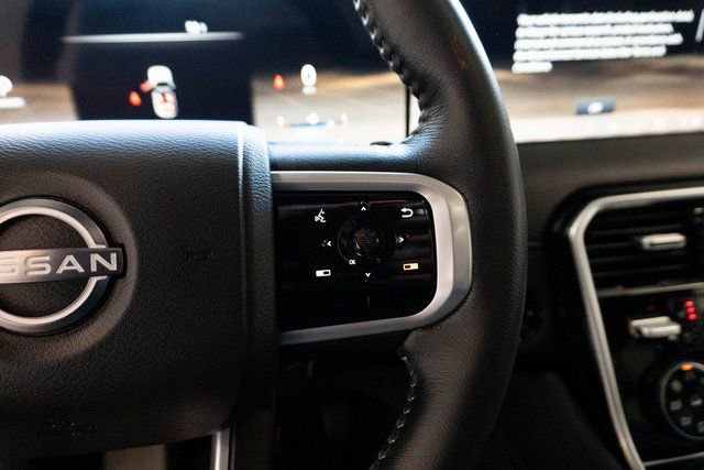 Used 2025 Nissan Armada Platinum image 32