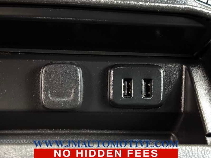 Used 2020 Chevrolet Suburban Premier image 40