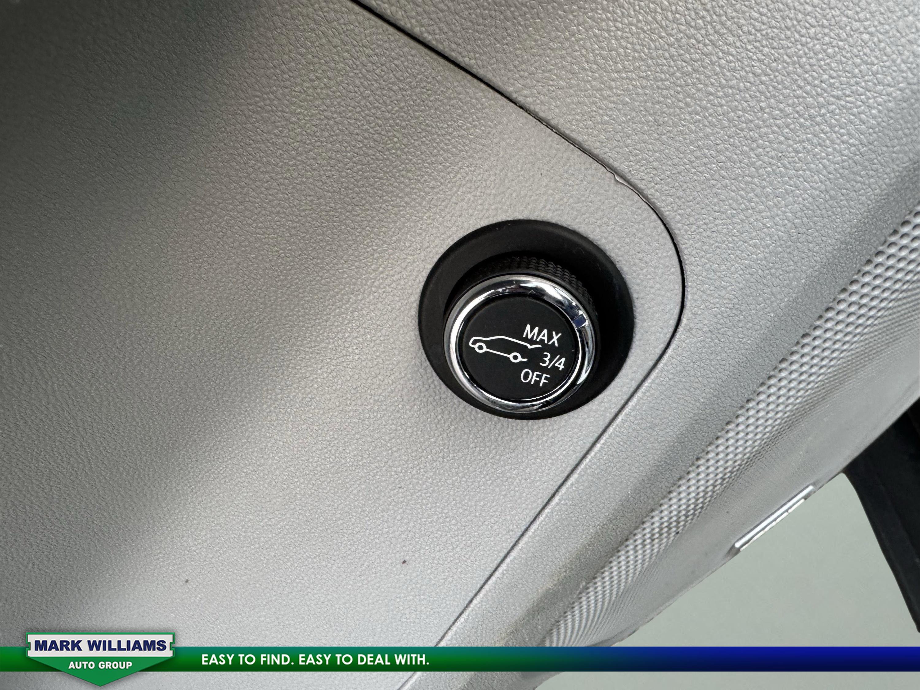 Used 2021 GMC Acadia SLT w/ LPO, Floor Liner Package image 7