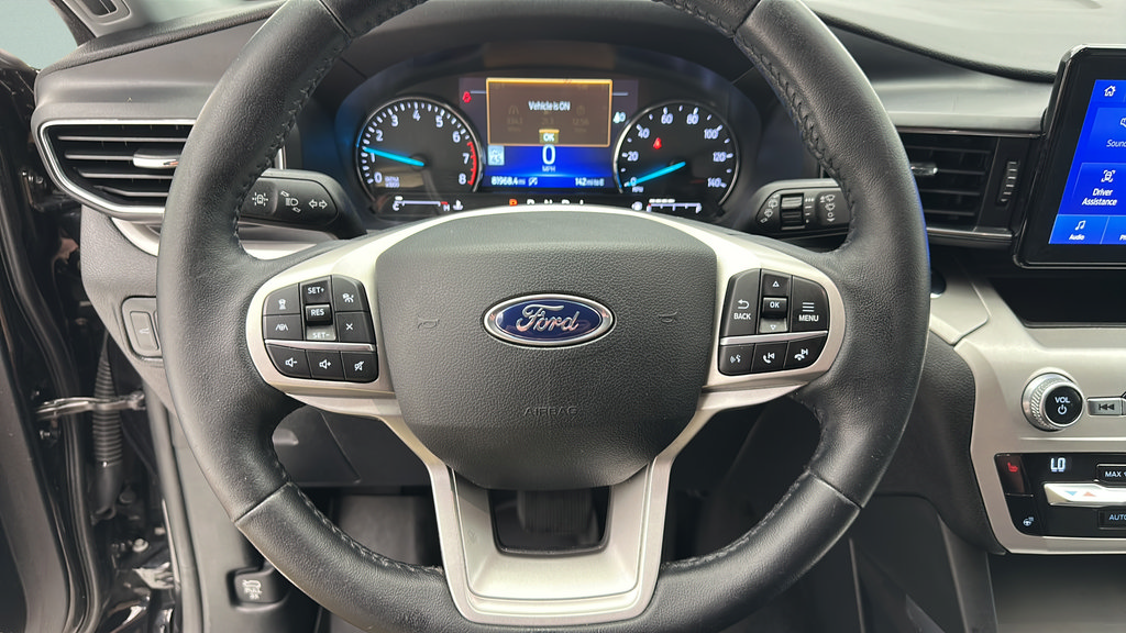 Used 2021 Ford Explorer XLT w/ Equipment Group 202A AWD/4WD image 13