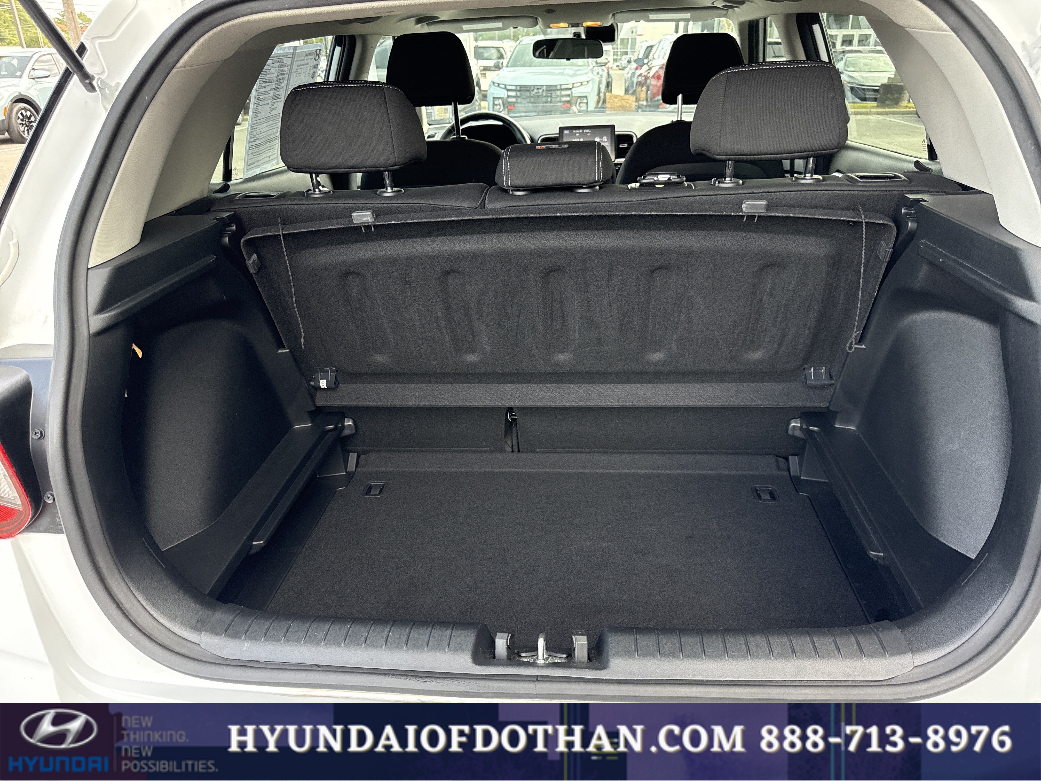 Certified 2022 Hyundai Venue SEL FWD image 14