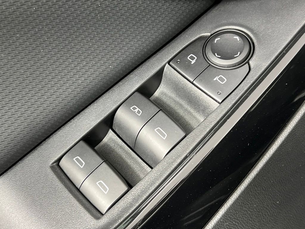 Used 2025 Chevrolet Equinox LT image 20