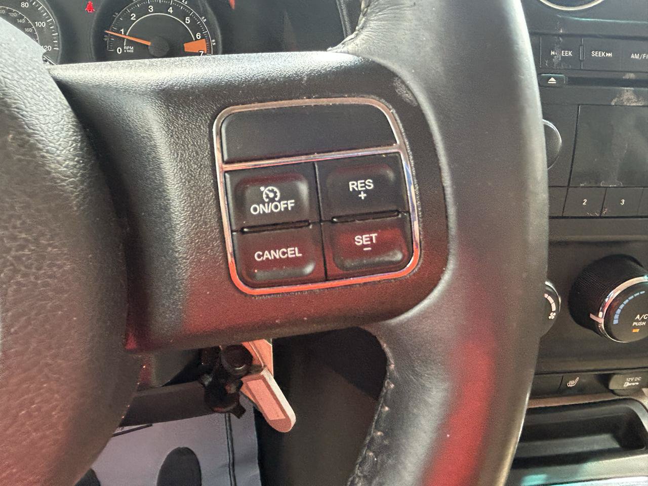 Used 2014 Jeep Patriot Latitude FWD image 19