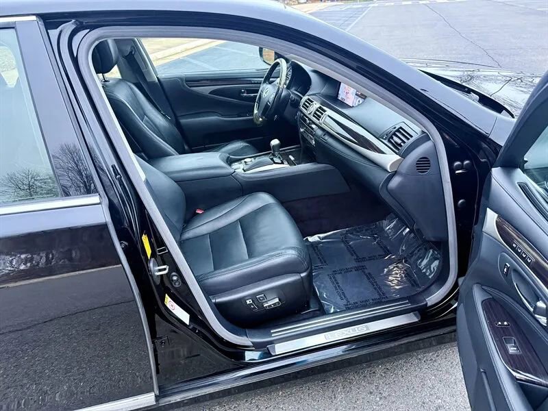 Used 2015 Lexus LS 460 AWD image 14